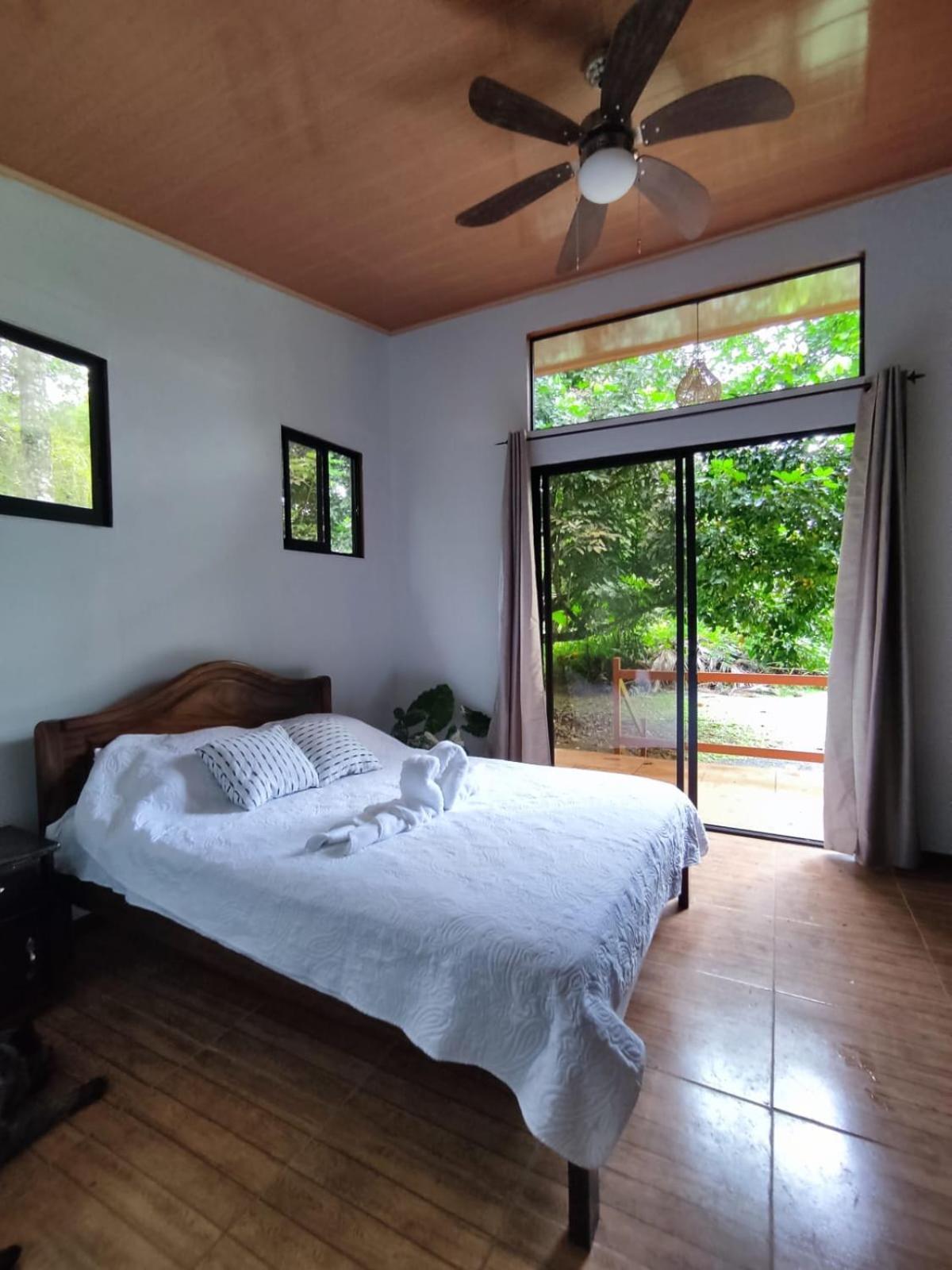 Quinta 24 De Junio Villa Guacimo  ภายนอก รูปภาพ